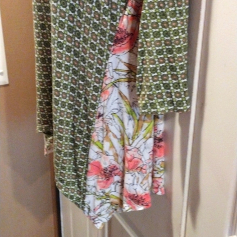 Cato Floral Top 14/16W - Picture 4 of 6